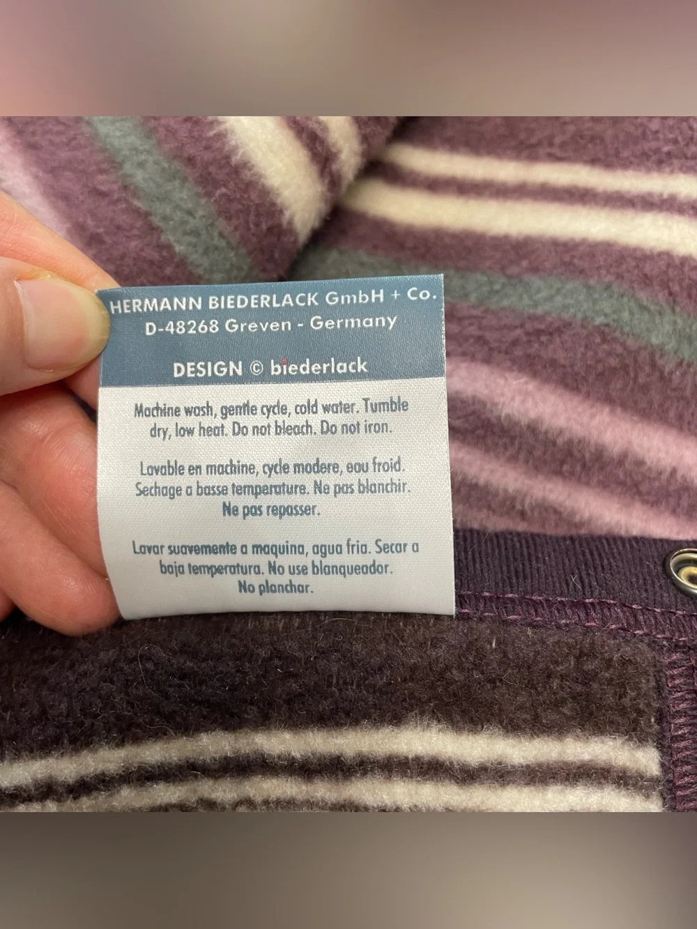Biederlack Cuddle Wrap Blanket Stadium Throw Zip Snap Wearable Purple Print